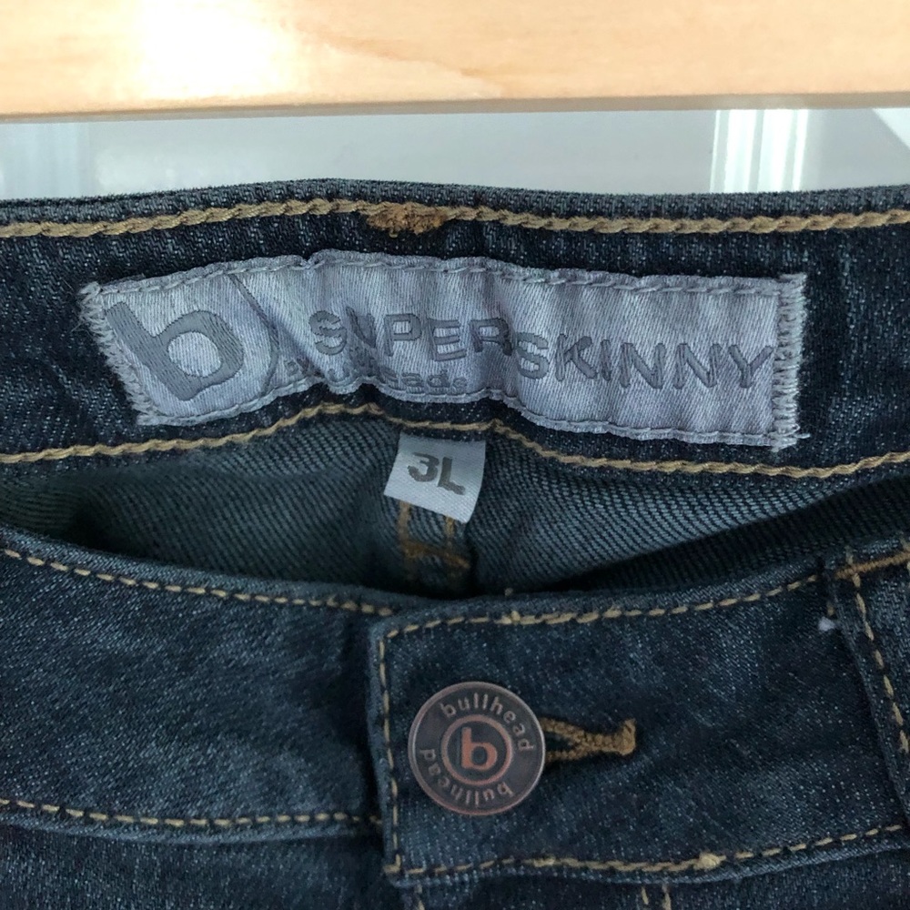 Bullhead Jeans - Picture 2 of 4
